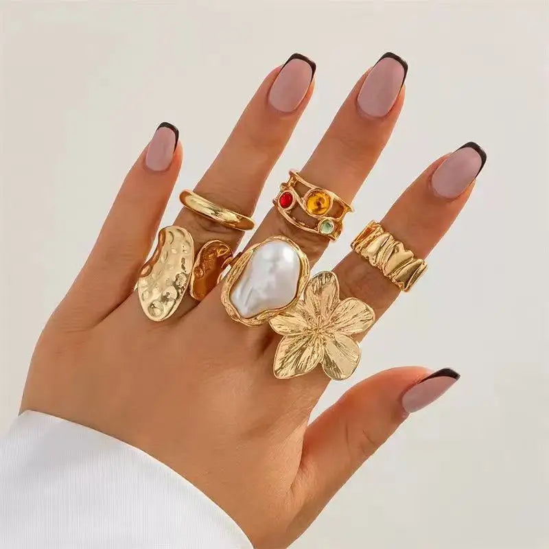 30 Pieces Women’s Stackable Rings – Elegant Gold & Rhinestone Cocktail Rings