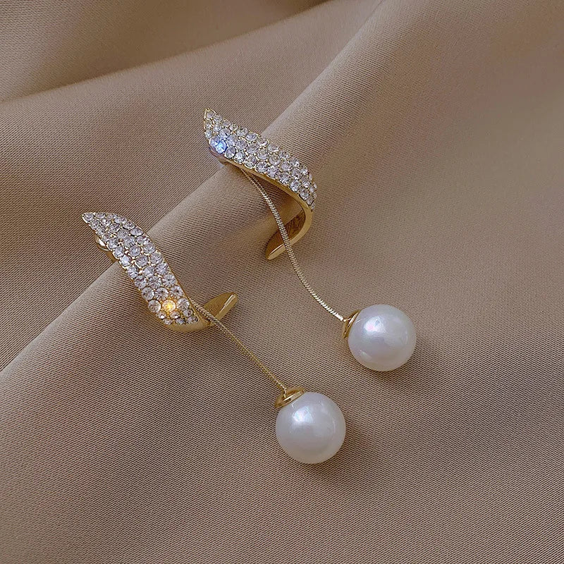 Classic Elegant Imitation Pearl Dangle Earrings β Crystal Long Tassel Drop Design