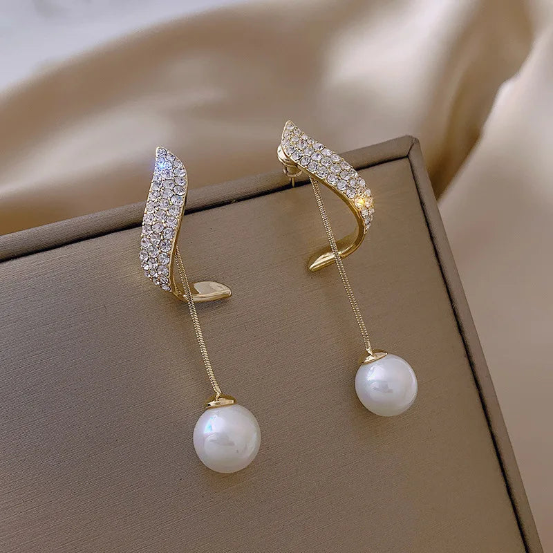 Classic Elegant Imitation Pearl Dangle Earrings β Crystal Long Tassel Drop Design