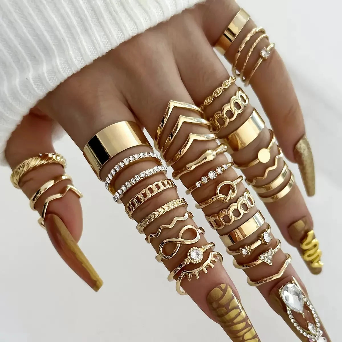 30 Pieces Women’s Stackable Rings – Elegant Gold & Rhinestone Cocktail Rings